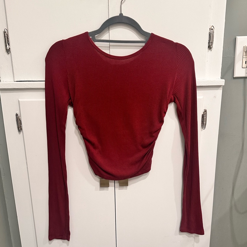 Alo Maroon Long Sleeve (M)